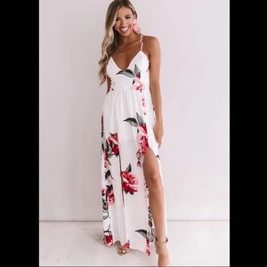 🆕 Floral Wonderland Maxi In White